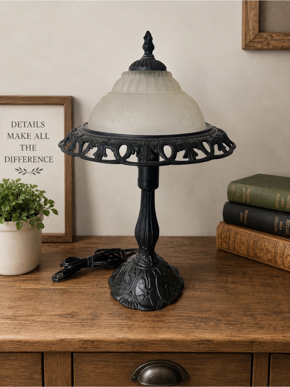 Antique-Style Table Lamp with Frosted Glass Shade "18 high